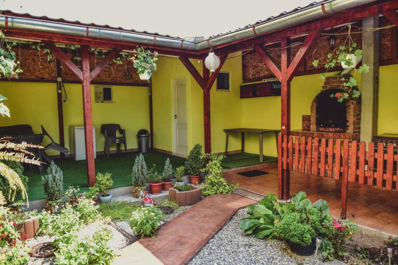 Villa Arjana *